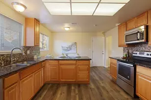 8215 Manhattan Dr, Stockton, CA 95210 - Photo 18