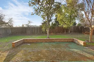 8215 Manhattan Dr, Stockton, CA 95210 - Photo 42