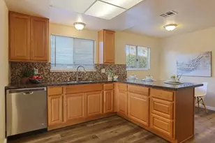 8215 Manhattan Dr, Stockton, CA 95210 - Photo 20