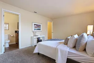 8215 Manhattan Dr, Stockton, CA 95210 - Photo 32