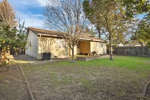 8215 Manhattan Dr, Stockton, CA 95210 - Photo 38