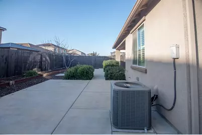10352 Charles Morris Way, Elk Grove, CA 95757 - Photo 22
