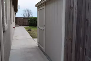 935 Mono St, Manteca, CA 95337 - Photo 24