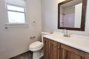 975 Rossburn Way, Galt, CA 95632 - Photo 38