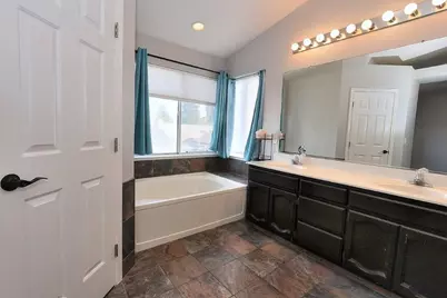 975 Rossburn Way, Galt, CA 95632 - Photo 52