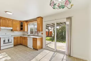 1370 Old W Dr, Sacramento, CA 95834 - Photo 8