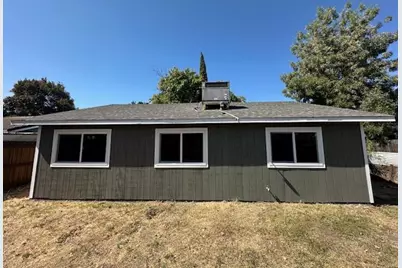 9314 Cherbourg Way, Stockton, CA 95210 - Photo 16