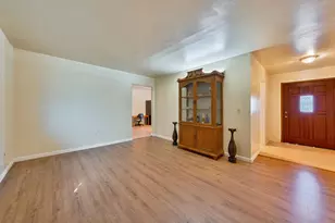 8208 Dierks Rd, Sacramento, CA 95830 - Photo 8