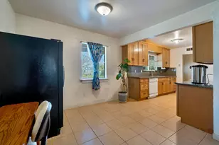 8208 Dierks Rd, Sacramento, CA 95830 - Photo 12