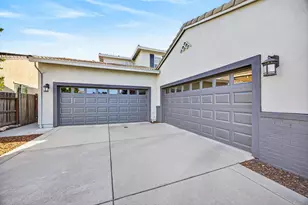 5204 Crown Bench Cir, Elk Grove, CA 95757 - Photo 6