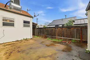 1301 36th St, Sacramento, CA 95816 - Photo 30