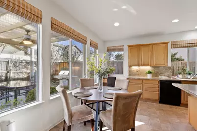 1047 Elsworth Way, Folsom, CA 95630 - Photo 16