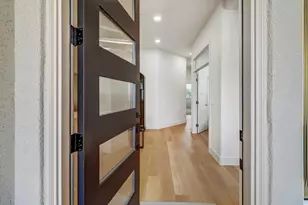 2701 Robinson Creek Ln, Elk Grove, CA 95758 - Photo 4