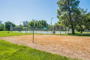 9513 Laguna Lake Way, Elk Grove, CA 95758 - Photo 76