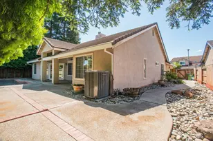 9513 Laguna Lake Way, Elk Grove, CA 95758 - Photo 56