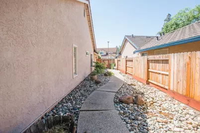 9513 Laguna Lake Way, Elk Grove, CA 95758 - Photo 56