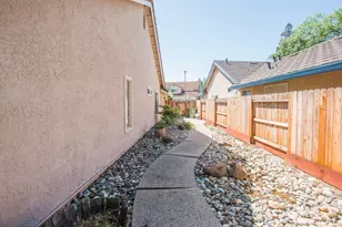 9513 Laguna Lake Way, Elk Grove, CA 95758 - Photo 56