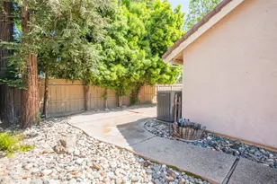 9513 Laguna Lake Way, Elk Grove, CA 95758 - Photo 54