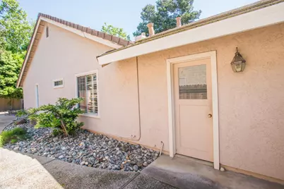 9513 Laguna Lake Way, Elk Grove, CA 95758 - Photo 52