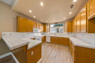 2209 Lantern Dr, Modesto, CA 95355 - Photo 16