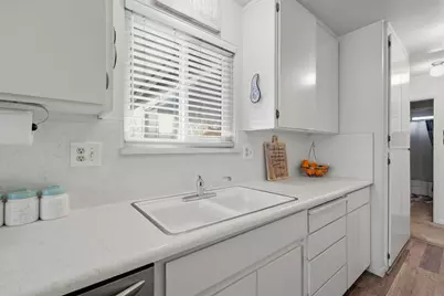 811 Hacienda Avenue, Manteca, CA 95336 - Photo 10