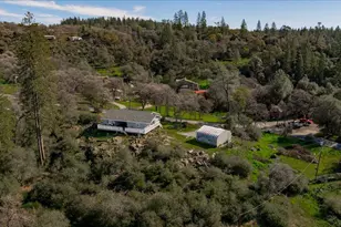 10596 Oak Dr, Grass Valley, CA 95949 - Photo 2