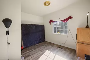 Hobbs Ln, Sacramento, CA 95842 - Photo 32