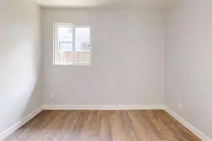 2433 Gwen Dr, Sacramento, CA 95825 - Photo 18