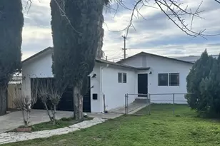 209 Locust St, Modesto, CA 95351 - Photo 2