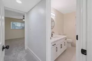 697 E Scott Ave, Fresno, CA 93710 - Photo 30