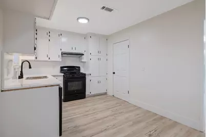 697 E Scott Avenue, Fresno, CA 93710 - Photo 12