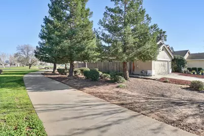 8203 Gardenside Court, Sacramento, CA 95829 - Photo 40