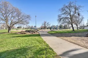 8203 Gardenside Ct, Sacramento, CA 95829 - Photo 44