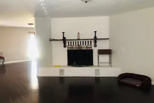 1010 E D St, Oakdale, CA 95361 - Photo 2