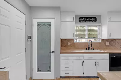 6221 Jack London Circle, Sacramento, CA 95842 - Photo 16