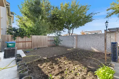 10525 Lake Point Avenue, Stockton, CA 95219 - Photo 24