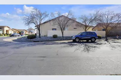7418 Sun Reign Lane, Sacramento, CA 95823 - Photo 30