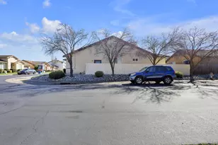 7418 Sun Reign Ln, Sacramento, CA 95823 - Photo 30