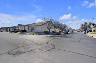 7418 Sun Reign Ln, Sacramento, CA 95823 - Photo 28