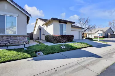 7418 Sun Reign Lane, Sacramento, CA 95823 - Photo 2