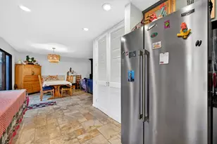 1055 Commons Dr, Sacramento, CA 95825 - Photo 14