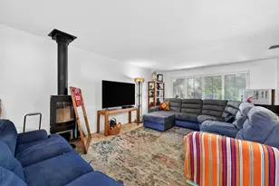 1055 Commons Dr, Sacramento, CA 95825 - Photo 6