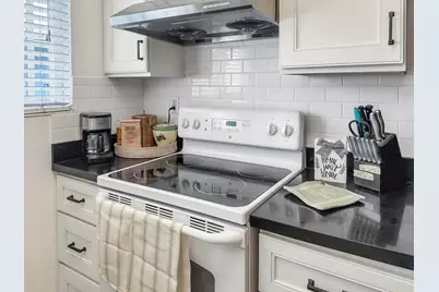 1369 Del Rio Circle #D, Concord, CA 94518 - Photo 12