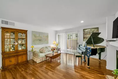 2280 Hurley Way #19, Sacramento, CA 95825 - Photo 6