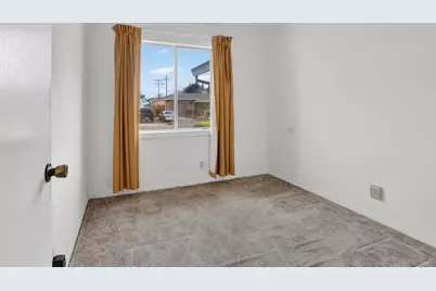 2113 Yorkshire Road, Sacramento, CA 95815 - Photo 28