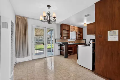 2113 Yorkshire Road, Sacramento, CA 95815 - Photo 8