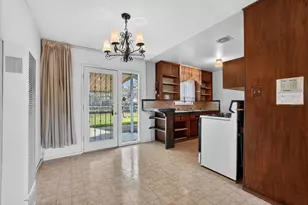 2113 Yorkshire Rd, Sacramento, CA 95815 - Photo 8