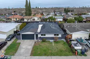 305 Portola Way, Tracy, CA 95376 - Photo 6