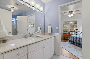 2113 Venus Dr, Sacramento, CA 95864 - Photo 16