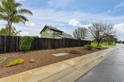 9512 Hutton Drive, Elk Grove, CA 95758 - Photo 8